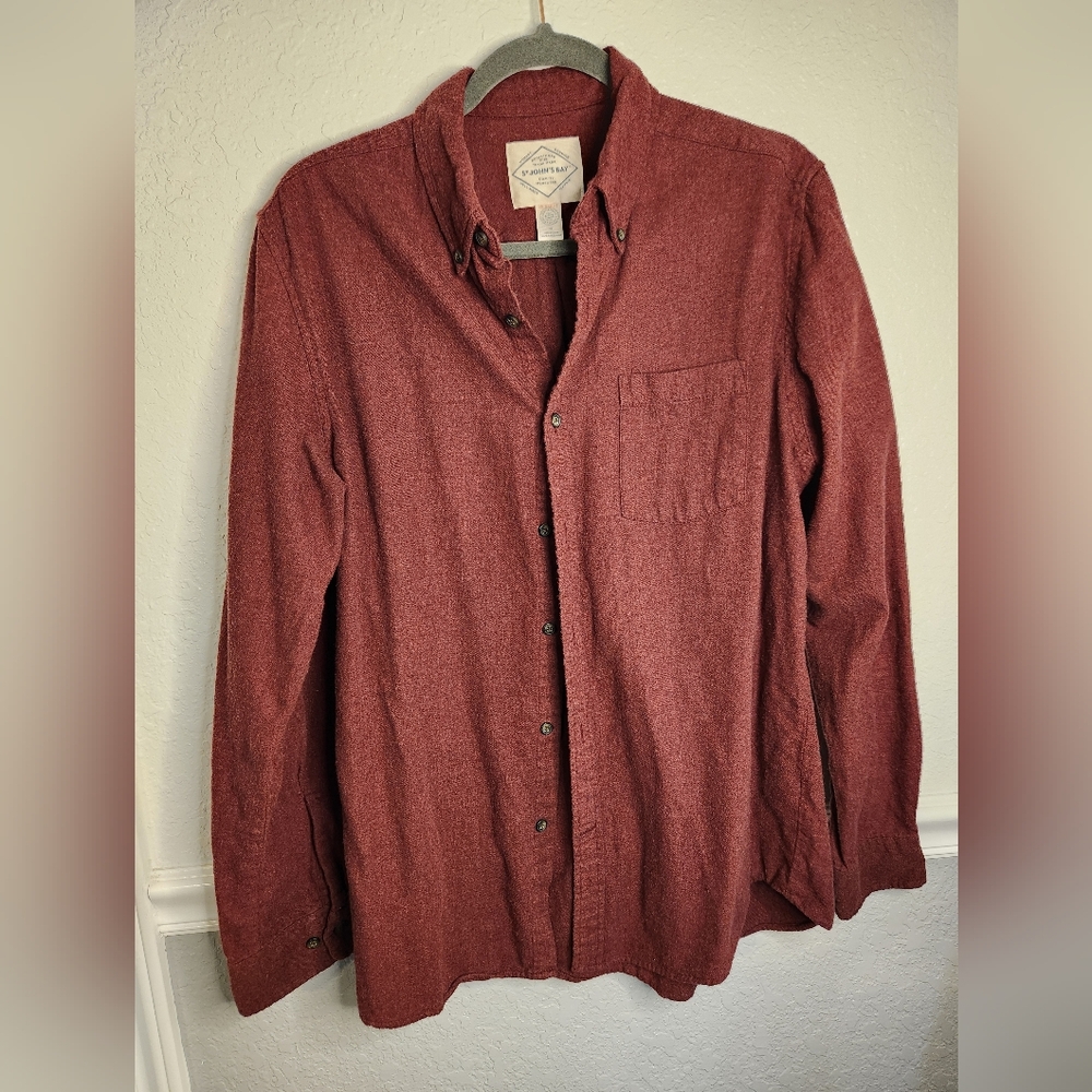 St Johns Bay Mens MEDIUM Maroon Flannel Classic‎ Fit Shirt 100% Cotton